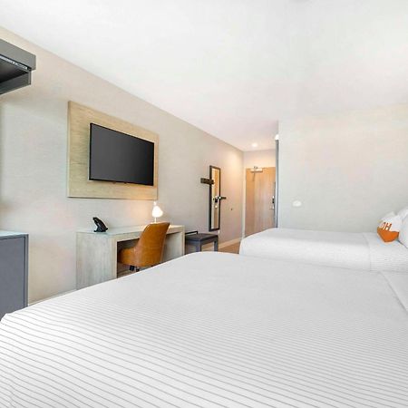 Cambria Hotel Burbank Airport ภายนอก รูปภาพ
