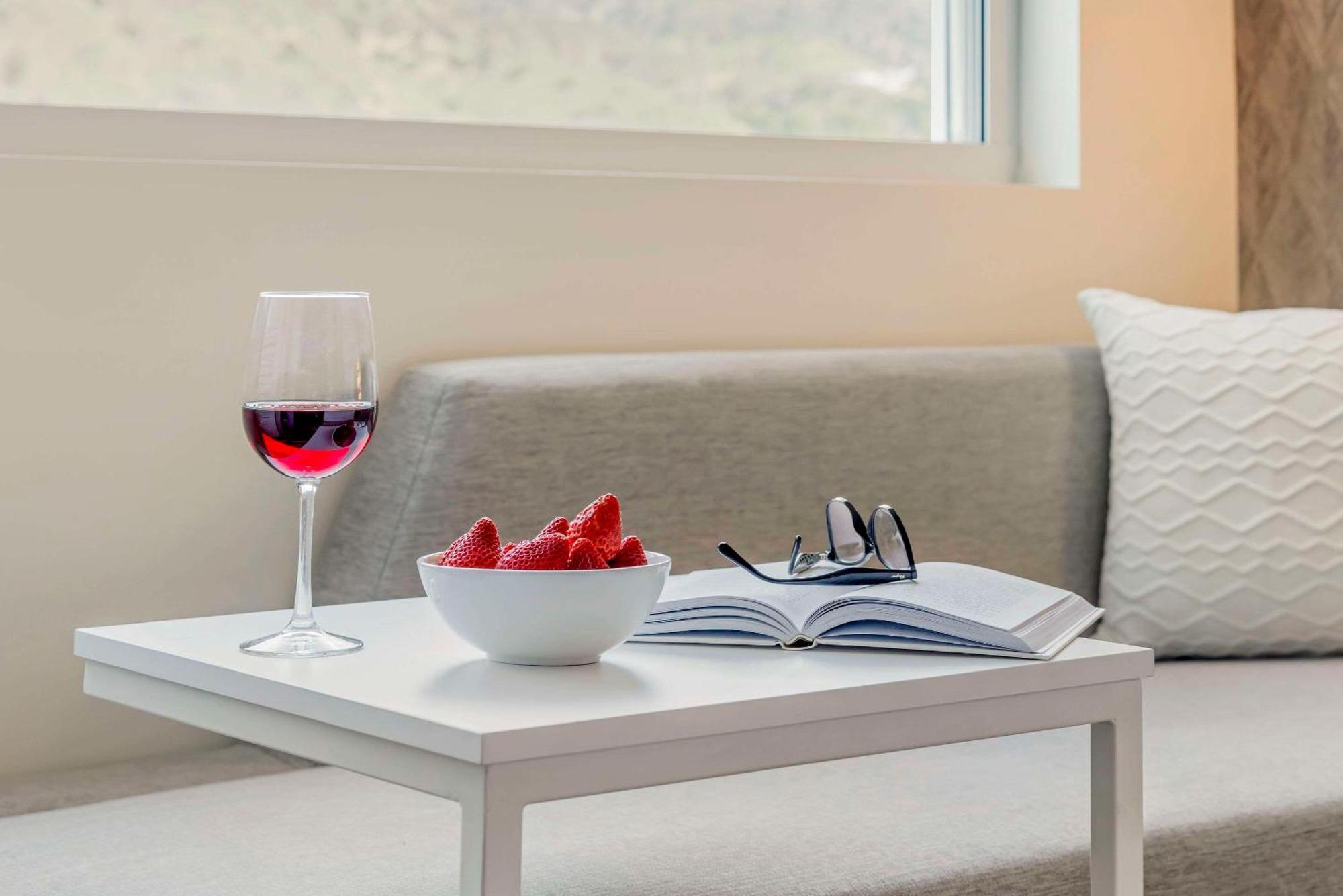 Cambria Hotel Burbank Airport ภายนอก รูปภาพ