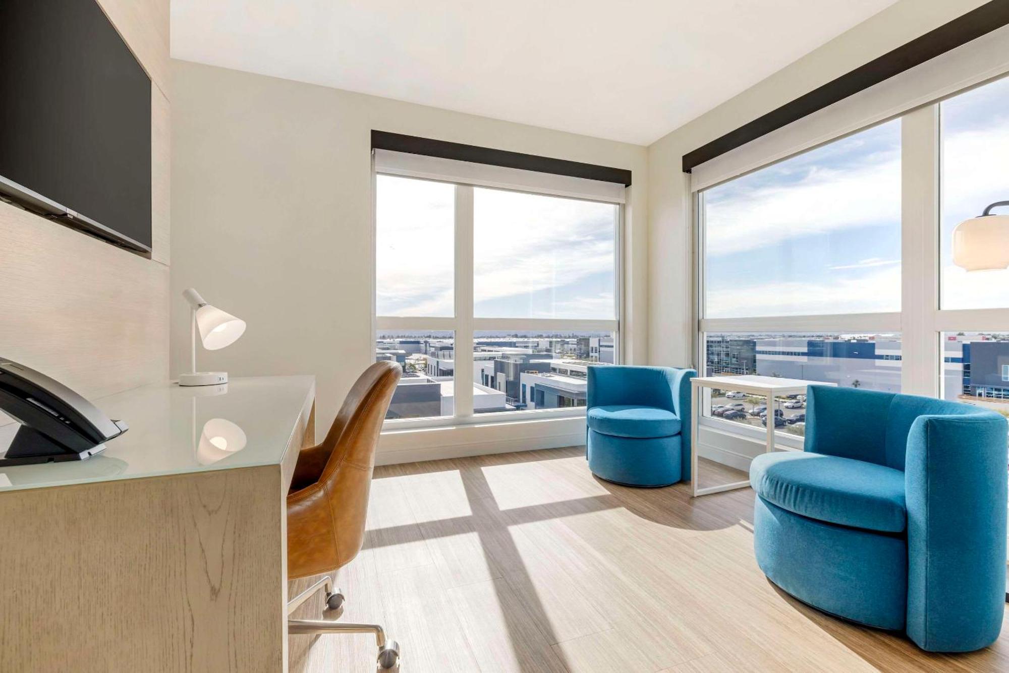 Cambria Hotel Burbank Airport ภายนอก รูปภาพ