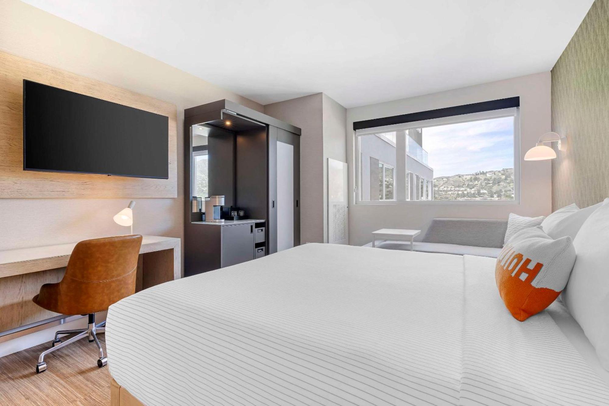 Cambria Hotel Burbank Airport ภายนอก รูปภาพ