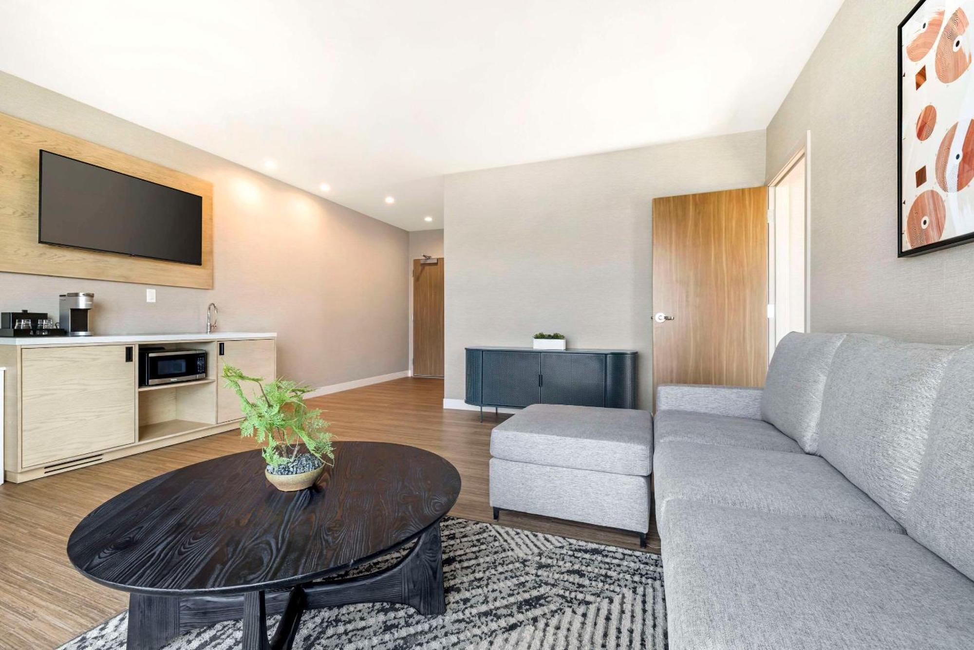 Cambria Hotel Burbank Airport ภายนอก รูปภาพ
